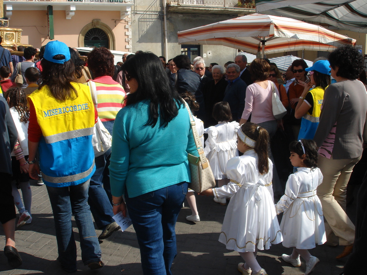 Eventi - Processionsof  the 8th of Easter Foudation of Gioiosa - 3